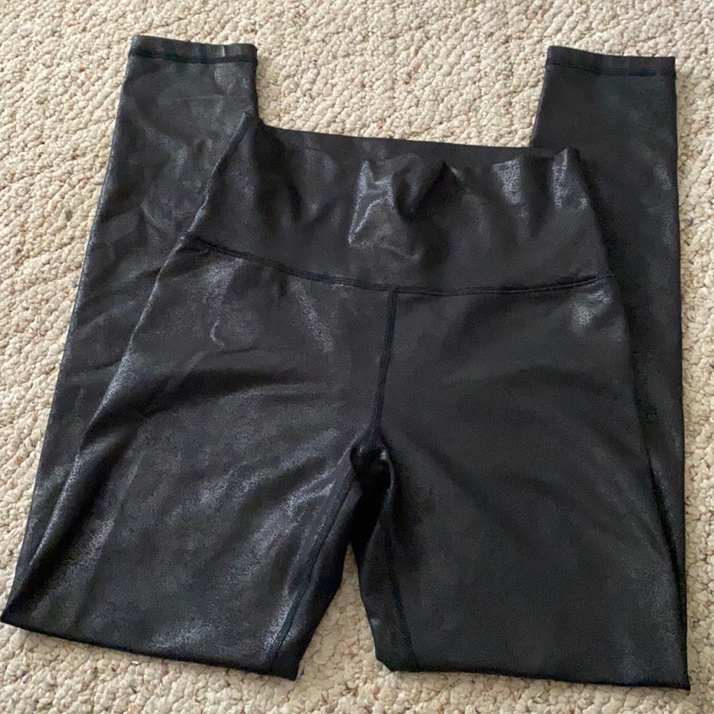 Aerie crackle black leggings size medium